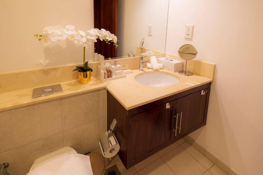 First Class 2Br With Full Burj Khalifa And Fountain View Dubai Ngoại thất bức ảnh