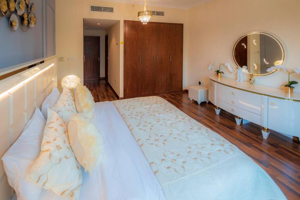 First Class 2Br With Full Burj Khalifa And Fountain View Dubai Ngoại thất bức ảnh